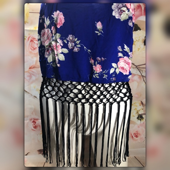 Floral Net and Fringe Crop Top - Picture 9 of 12